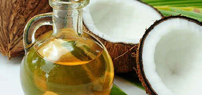 नारियल का तेल (Coconut oil)-कैसे पाएं चमकदार चेहरा