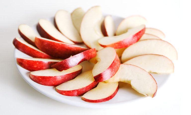इन आसान नुस्खों से बनाए कटे हुए सेब को स्वस्थ